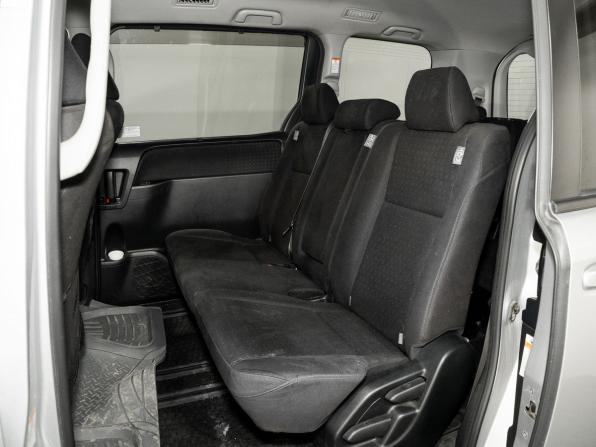 Toyota Voxy III (R80) с пробегом 2017 года, цена 2 127 660 рублей, 188802 км, минивэн, Автокод Объявления
