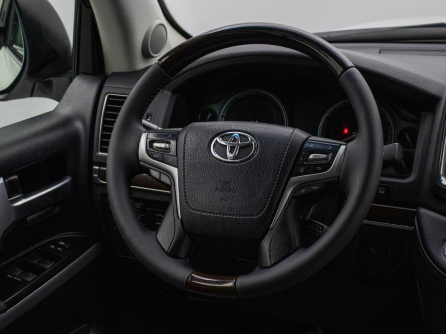 Toyota Land Cruiser 200 Series Рестайлинг 2 Москва  - изображение 17