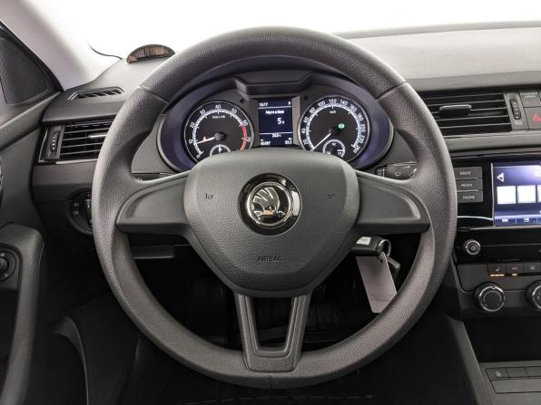 Skoda Octavia III (A7) Рестайлинг с пробегом 2020 года, цена 1 915 000 рублей, 60224 км, лифтбек, Автокод Объявления
