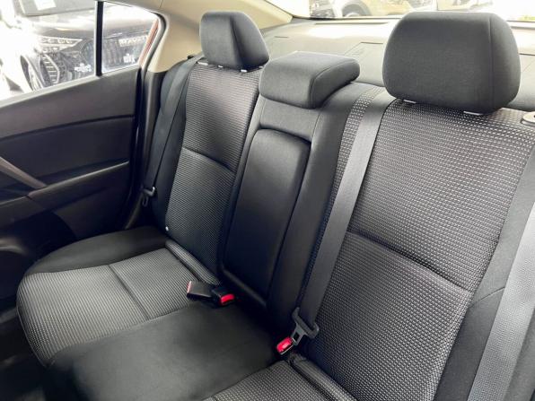 Mazda 3 II (BL) Рестайлинг с пробегом 2012 года, цена 1 045 000 рублей, 106730 км, седан, Автокод Объявления