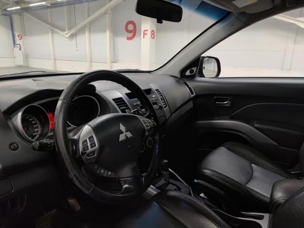 Mitsubishi Outlander II с пробегом 2008 года, цена 799 000 рублей, 267456 км, внедорожник, Автокод Объявления