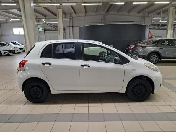 Toyota Yaris II с пробегом 2009 года, цена 375 000 рублей, 179498 км, хэтчбек, Автокод Объявления