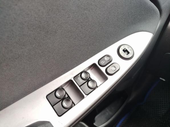 Hyundai Solaris I Рестайлинг с пробегом 2015 года, цена 829 000 рублей, 77402 км, седан, Автокод Объявления
