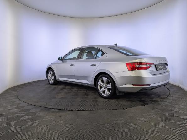 Skoda Superb III Рестайлинг с пробегом 2021 года, цена 2 500 000 рублей, 133030 км, лифтбек, Автокод Объявления