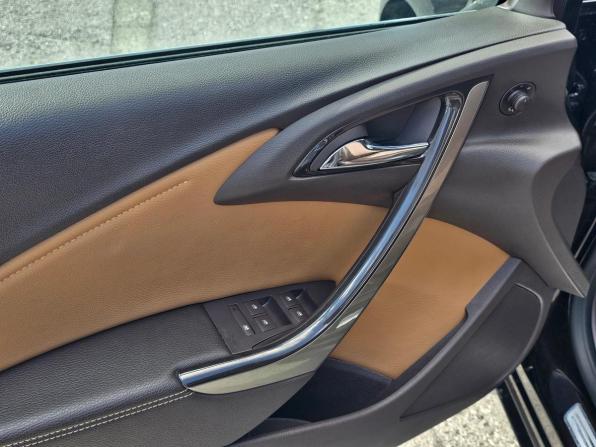 Opel Astra J Рестайлинг с пробегом 2014 года, цена 849 995 рублей, 83796 км, седан, Автокод Объявления