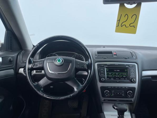 Skoda Octavia II (A5) Рестайлинг с пробегом 2012 года, цена 780 000 рублей, 143000 км, лифтбек, Автокод Объявления