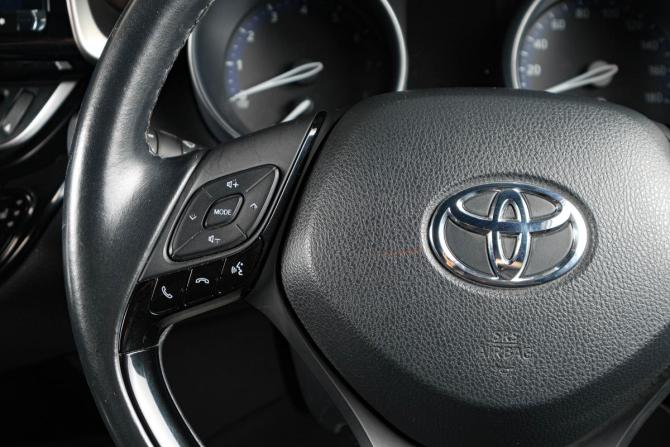 Toyota C-HR I с пробегом 2018 года, цена 2 029 000 рублей, 105000 км, внедорожник, Автокод Объявления