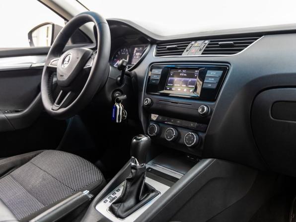 Skoda Octavia III (A7) с пробегом 2016 года, цена 1 098 000 рублей, 223115 км, лифтбек, Автокод Объявления