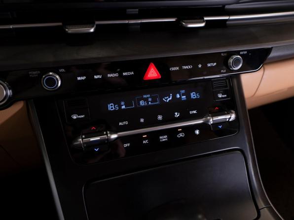 Kia Carnival III с пробегом 2021 года, цена 3 800 000 рублей, 62100 км, минивэн, Автокод Объявления