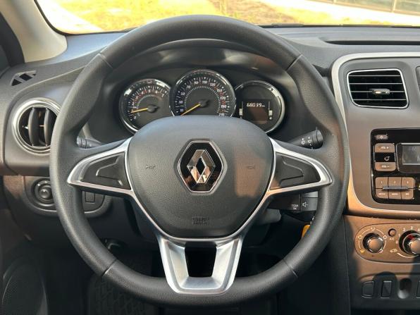 Renault Logan II Рестайлинг с пробегом 2019 года, цена 1 275 000 рублей, 68039 км, седан, Автокод Объявления