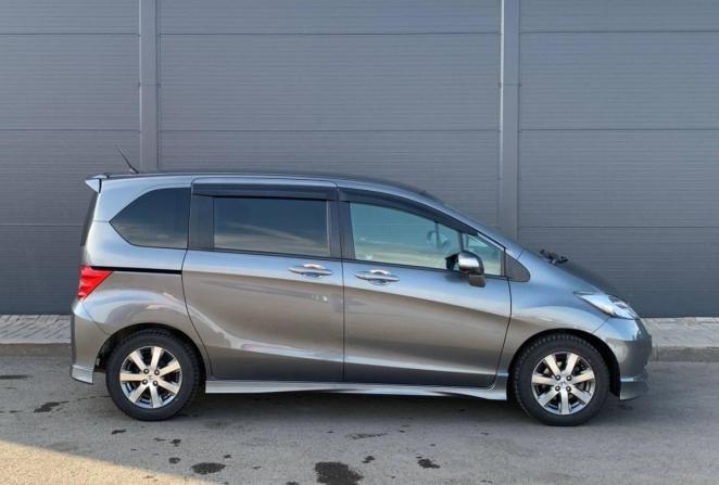 Honda Freed I с пробегом 2010 года, цена 915 000 рублей, 154533 км, компактвэн, Автокод Объявления