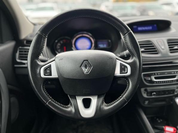 Renault Fluence I Рестайлинг с пробегом 2013 года, цена 820 000 рублей, 186753 км, седан, Автокод Объявления