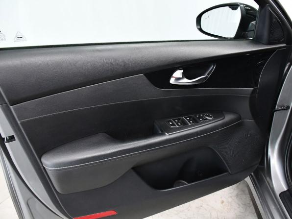 Kia Cerato IV с пробегом 2021 года, цена 2 195 000 рублей, 60740 км, седан, Автокод Объявления