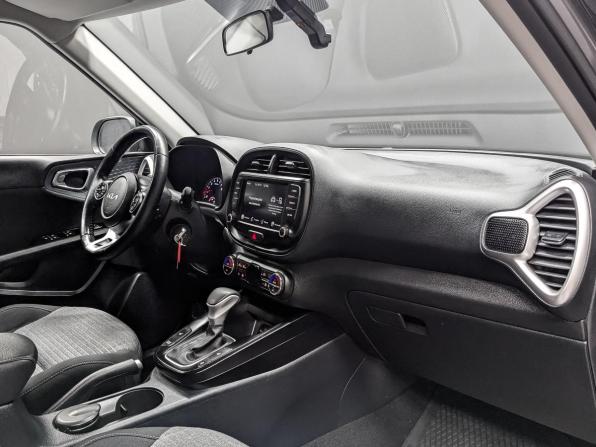 Kia Soul III с пробегом 2022 года, цена 2 450 000 рублей, 24901 км, хэтчбек, Автокод Объявления