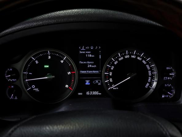 Toyota Land Cruiser 200 Series Рестайлинг 2 с пробегом 2017 года, цена 6 590 000 рублей, 163000 км, внедорожник, Автокод Объявления