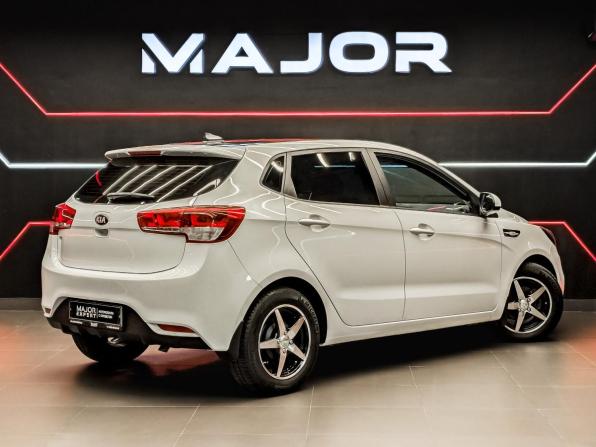Kia Rio III Рестайлинг с пробегом 2017 года, цена 1 250 000 рублей, 104038 км, хэтчбек, Автокод Объявления