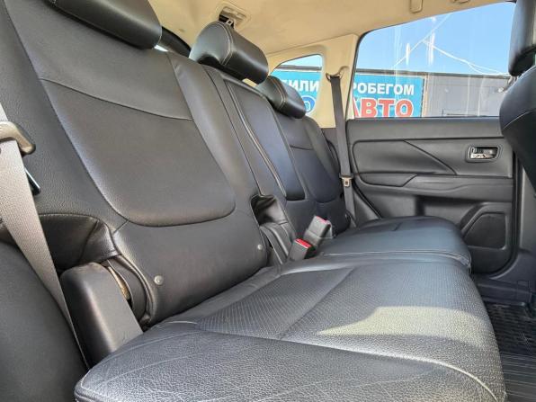Mitsubishi Outlander III Рестайлинг 2 с пробегом 2015 года, цена 1 450 000 рублей, 227000 км, внедорожник, Автокод Объявления