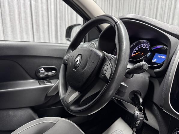 Renault Sandero II с пробегом 2018 года, цена 1 049 000 рублей, 73145 км, хэтчбек, Автокод Объявления