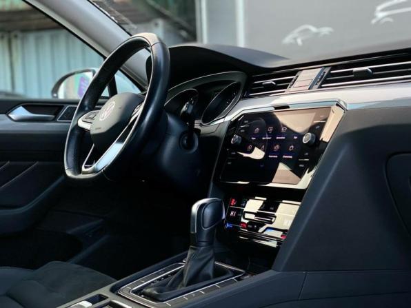 Volkswagen Passat B8 Рестайлинг с пробегом 2021 года, цена 2 230 600 рублей, 117426 км, седан, Автокод Объявления