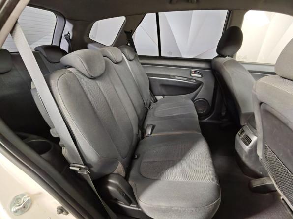 Kia Carens II (UN) с пробегом 2009 года, цена 595 000 рублей, 290620 км, компактвэн, Автокод Объявления