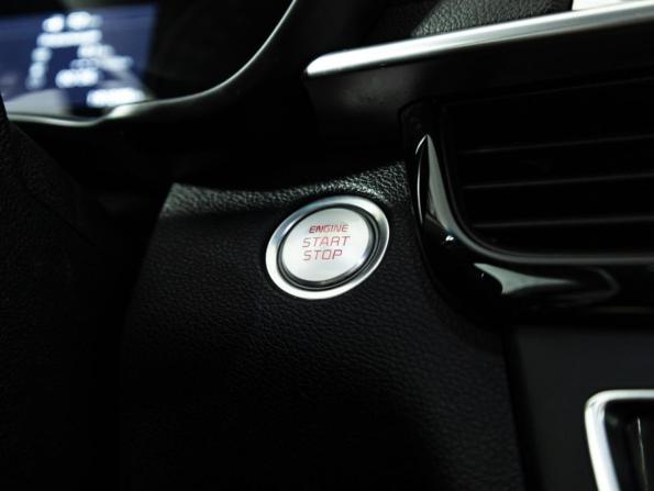 Kia Optima IV Рестайлинг с пробегом 2018 года, цена 1 649 777 рублей, 191042 км, седан, Автокод Объявления