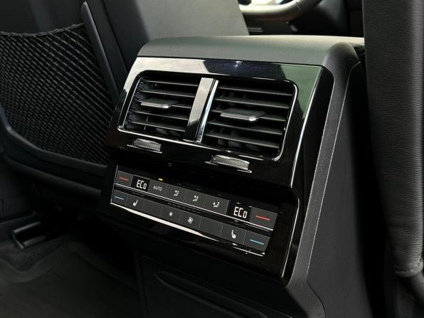 Volkswagen Touareg III с пробегом 2021 года, цена 6 958 600 рублей, 58281 км, внедорожник, Автокод Объявления
