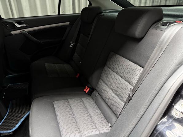 Skoda Octavia II (A5) Рестайлинг с пробегом 2012 года, цена 699 000 рублей, 235000 км, лифтбек, Автокод Объявления