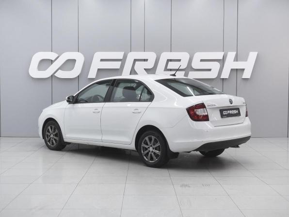 Skoda Rapid I Рестайлинг с пробегом 2018 года, цена 1 090 000 рублей, 177644 км, лифтбек, Автокод Объявления