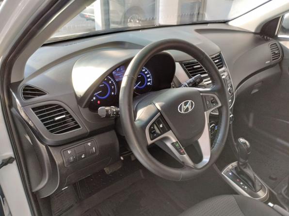 Hyundai Solaris I Рестайлинг с пробегом 2014 года, цена 1 000 000 рублей, 107047 км, хэтчбек, Автокод Объявления