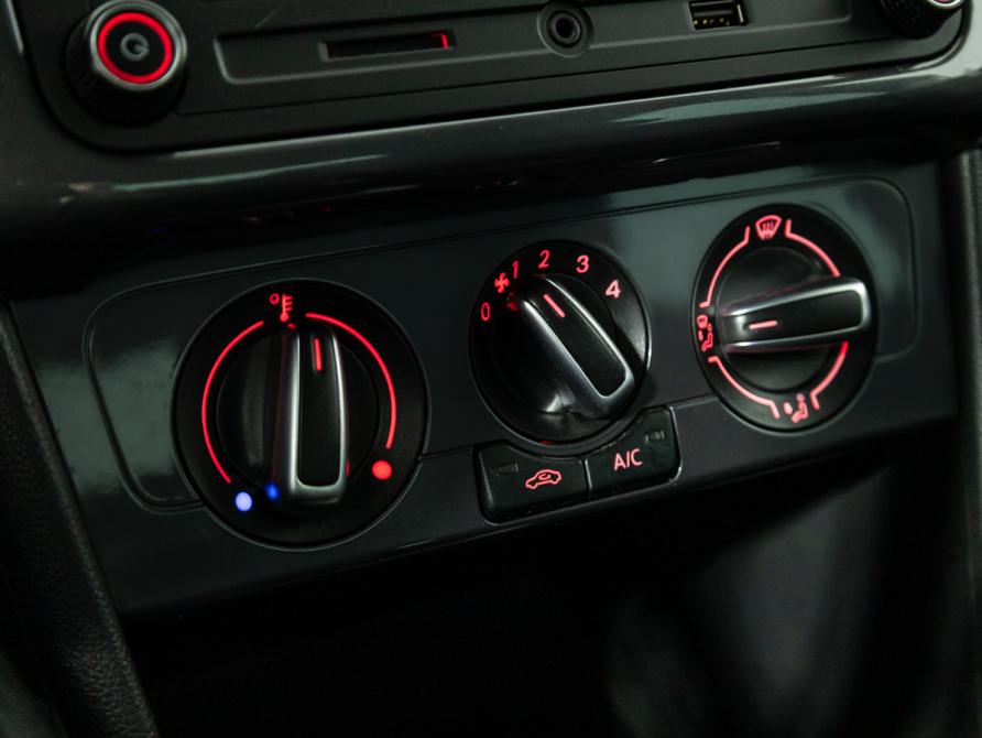 Volkswagen Polo V Рестайлинг Санкт-Петербург  - изображение 16