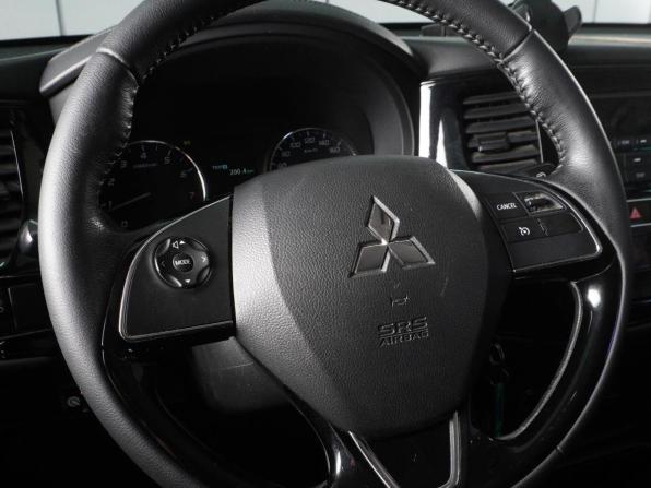 Mitsubishi Outlander III Рестайлинг 3 с пробегом 2019 года, цена 1 999 000 рублей, 179885 км, внедорожник, Автокод Объявления