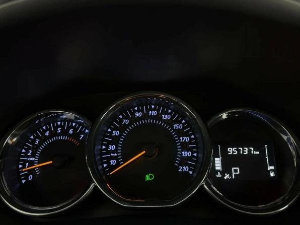 Renault Logan II Рестайлинг с пробегом 2022 года, цена 1 049 000 рублей, 95724 км, седан, Автокод Объявления