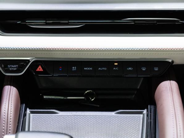 Geely Monjaro I с пробегом 2023 года, цена 3 570 000 рублей, 39756 км, внедорожник, Автокод Объявления