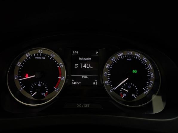 Skoda Rapid I с пробегом 2016 года, цена 1 080 000 рублей, 147719 км, лифтбек, Автокод Объявления