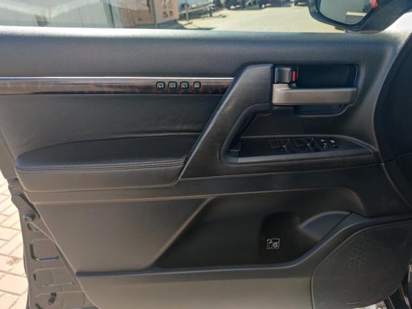 Toyota Land Cruiser 200 Series с пробегом 2011 года, цена 3 599 900 рублей, 255267 км, внедорожник, Автокод Объявления