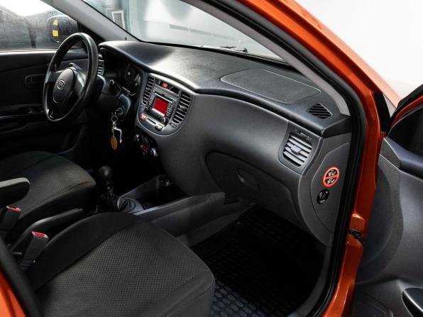 Kia Rio II Рестайлинг с пробегом 2010 года, цена 550 000 рублей, 203707 км, седан, Автокод Объявления