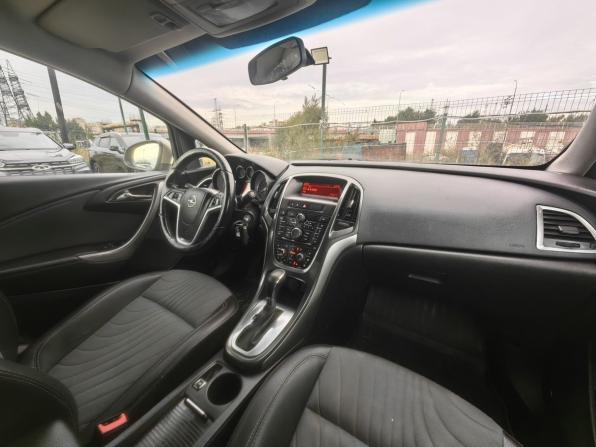 Opel Astra J Рестайлинг с пробегом 2013 года, цена 559 000 рублей, 288910 км, седан, Автокод Объявления