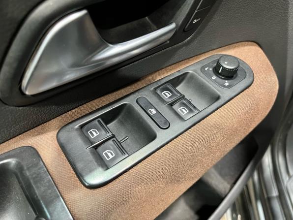 Volkswagen Amarok I с пробегом 2011 года, цена 1 950 000 рублей, 98166 км, offers.body_type.unknown, Автокод Объявления
