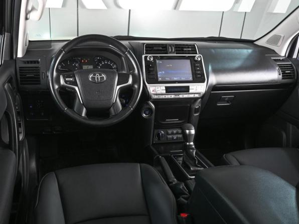 Toyota Land Cruiser Prado 150 Series Рестайлинг 2 с пробегом 2019 года, цена 4 699 000 рублей, 195906 км, внедорожник, Автокод Объявления