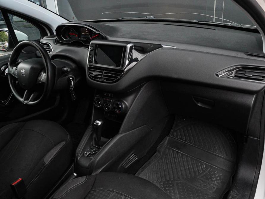 Peugeot 208 I Москва  - изображение 8