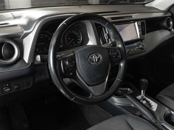 Toyota RAV4 IV (XA40) Рестайлинг с пробегом 2018 года, цена 2 275 000 рублей, 124320 км, внедорожник, Автокод Объявления