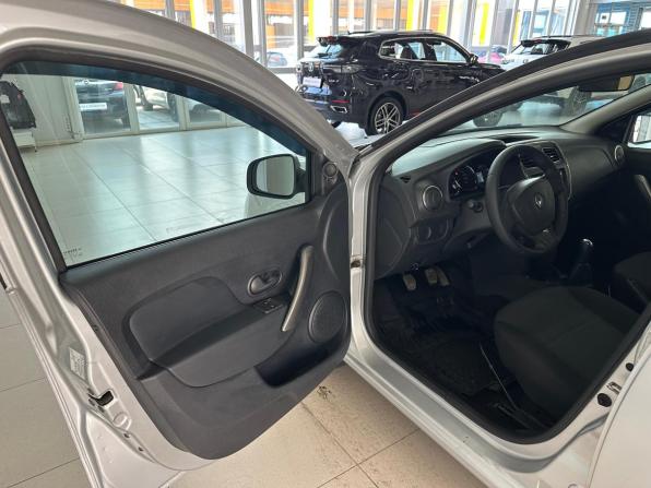 Renault Logan II с пробегом 2016 года, цена 640 000 рублей, 119400 км, седан, Автокод Объявления