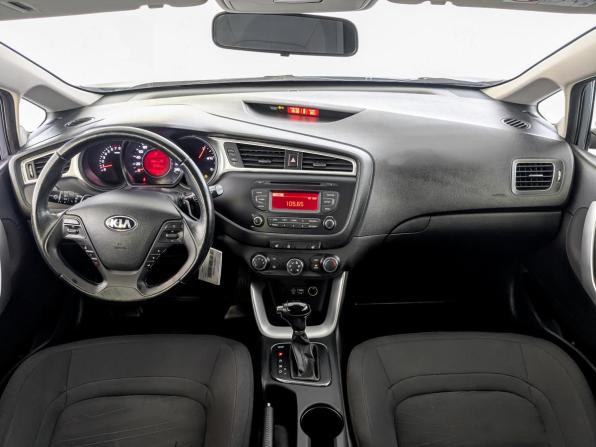 Kia Ceed II Рестайлинг с пробегом 2018 года, цена 1 300 000 рублей, 171570 км, универсал, Автокод Объявления