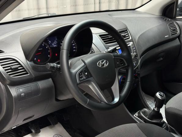 Hyundai Solaris I с пробегом 2013 года, цена 899 000 рублей, 117888 км, седан, Автокод Объявления