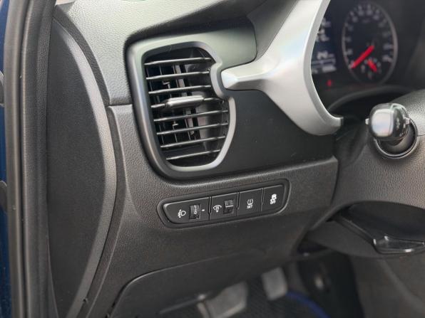 Kia Rio IV Рестайлинг с пробегом 2021 года, цена 1 670 000 рублей, 99985 км, хэтчбек, Автокод Объявления