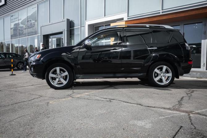 Mitsubishi Outlander II Рестайлинг с пробегом 2010 года, цена 1 325 000 рублей, 125000 км, внедорожник, Автокод Объявления