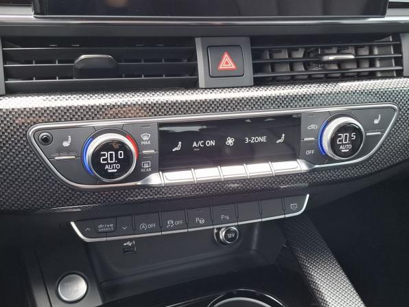 Audi A4 V (B9) Рестайлинг с пробегом 2019 года, цена 4 300 000 рублей, 124740 км, универсал, Автокод Объявления