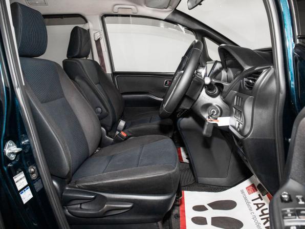 Toyota Voxy III (R80) с пробегом 2014 года, цена 1 699 500 рублей, 203214 км, минивэн, Автокод Объявления