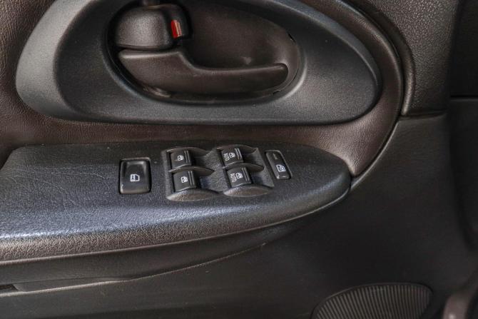 Chevrolet TrailBlazer I Рестайлинг с пробегом 2008 года, цена 1 229 000 рублей, 215000 км, внедорожник, Автокод Объявления