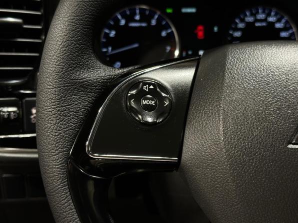 Mitsubishi Outlander III Рестайлинг 2 с пробегом 2015 года, цена 1 650 000 рублей, 215441 км, внедорожник, Автокод Объявления
